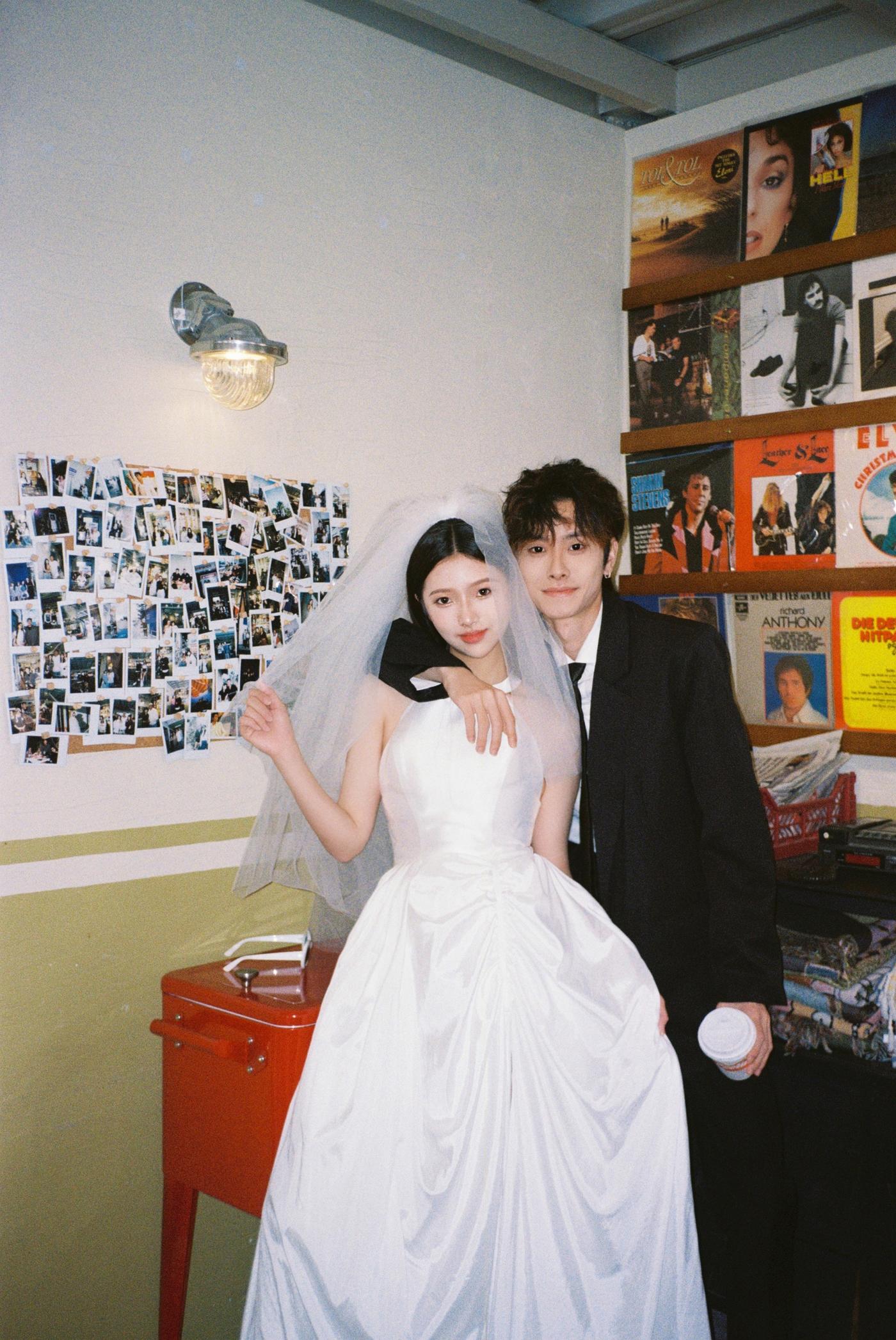 《去他X的世界》胶片婚纱7
