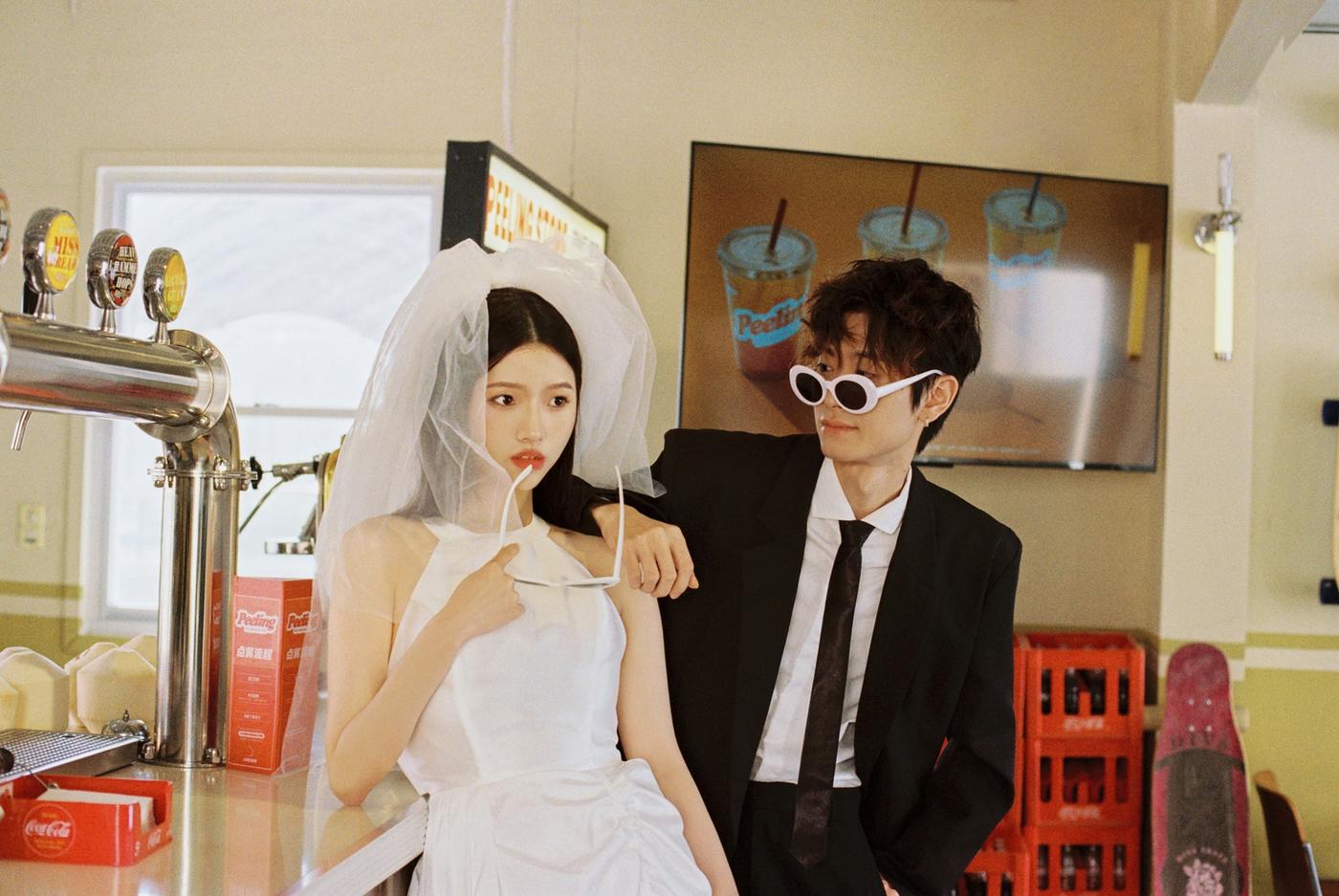 《去他X的世界》胶片婚纱13