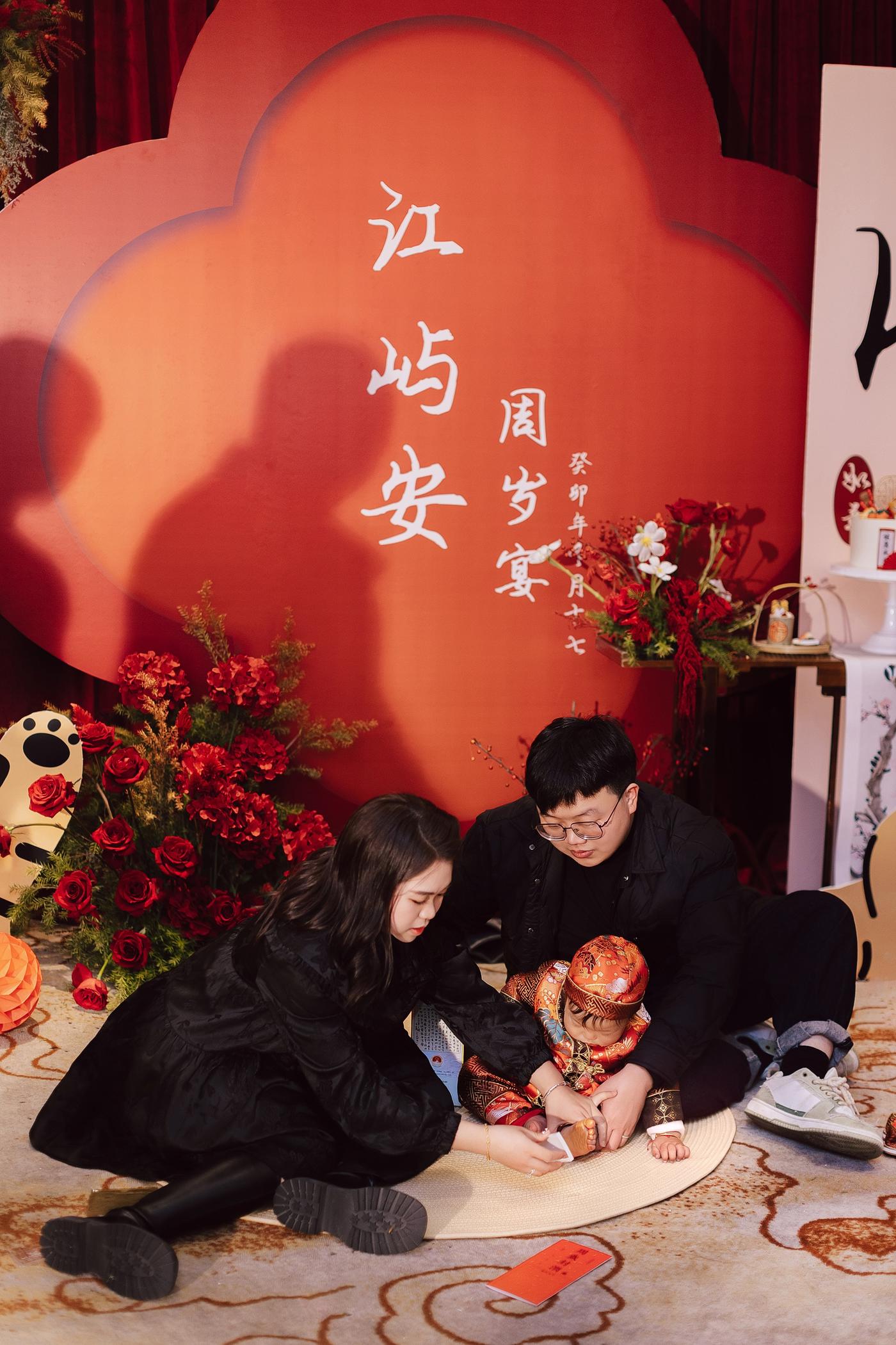光会写诗，写给光里的人。🏮10