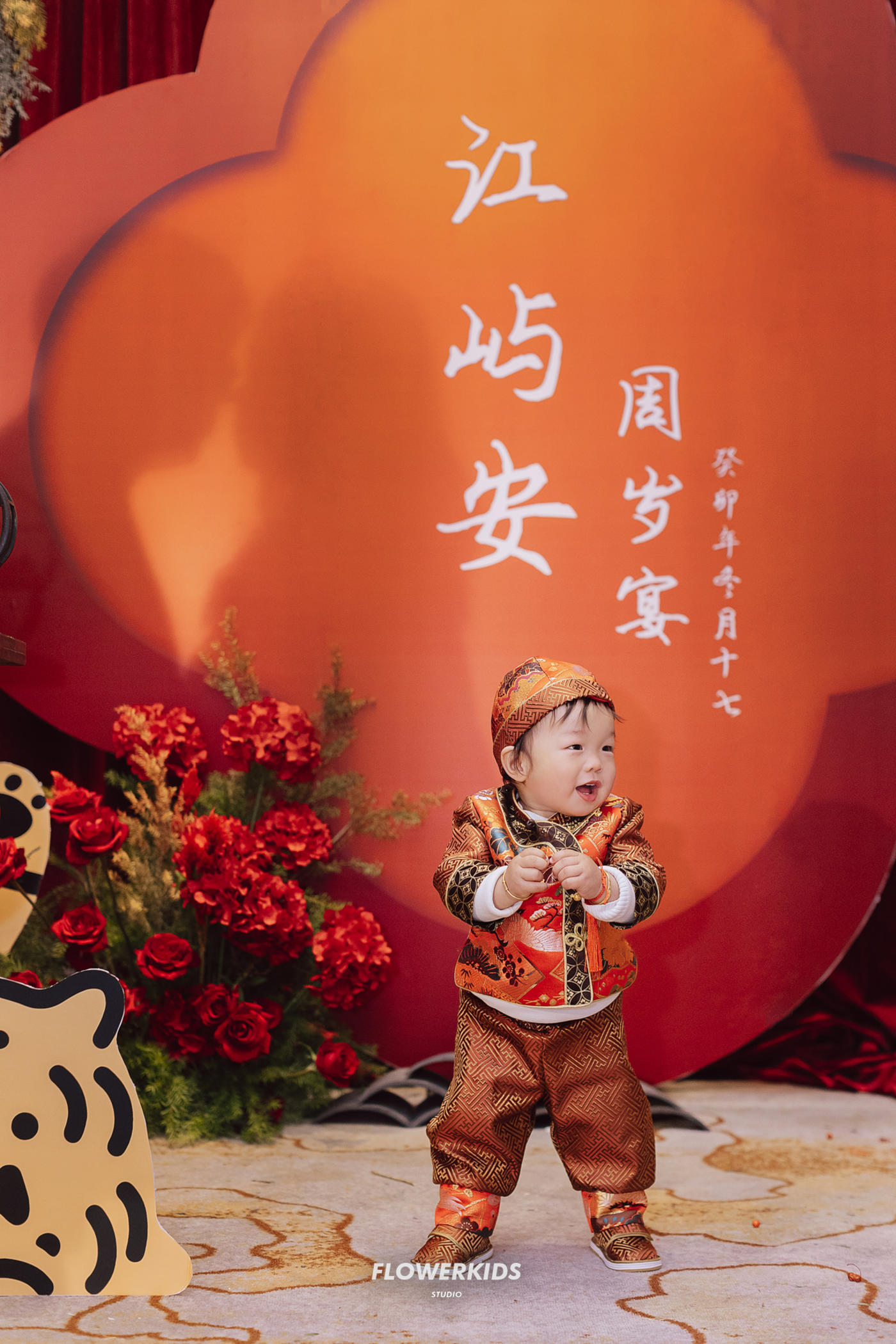 光会写诗，写给光里的人。🏮27