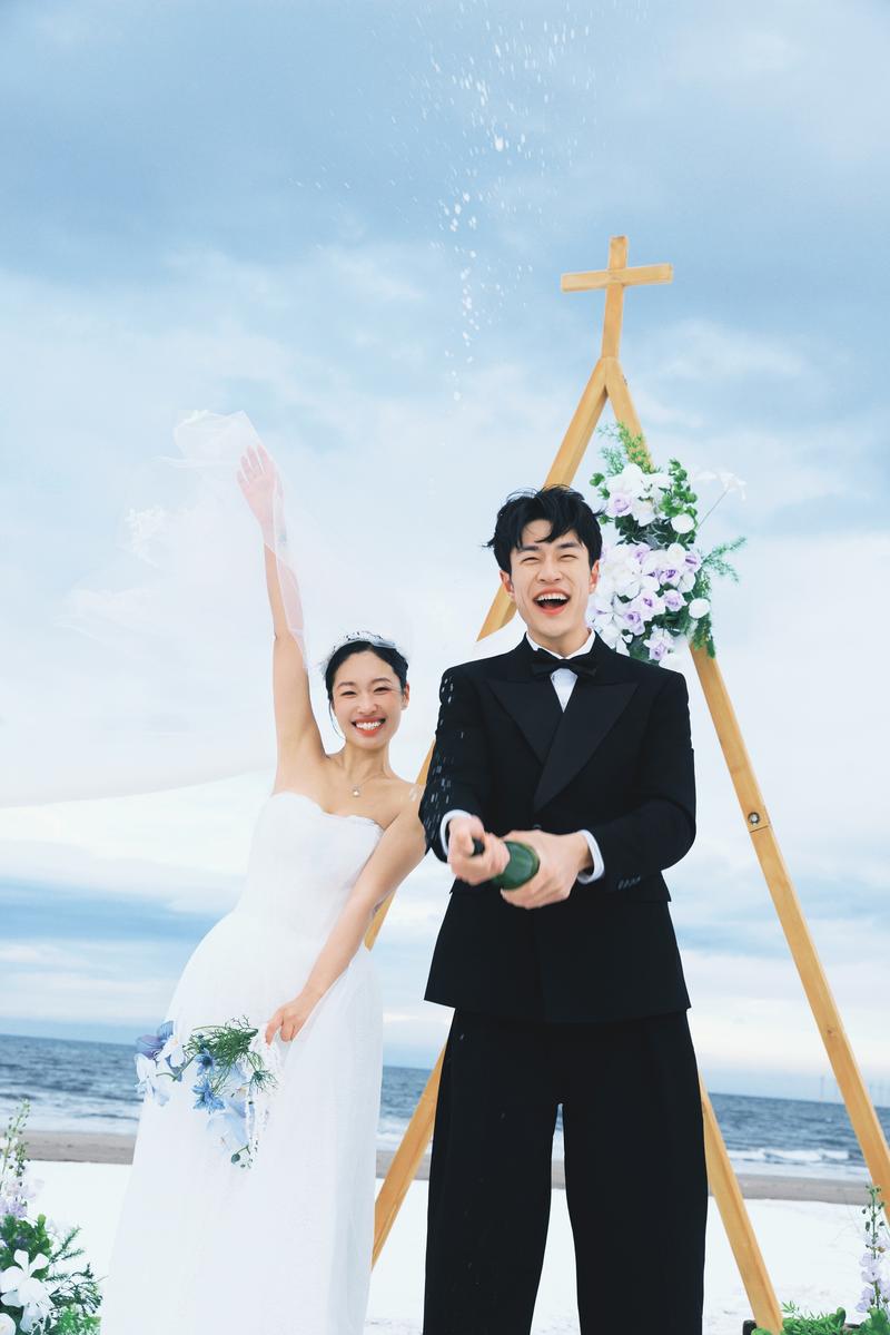 在北海道无人的海边举办了目的地婚礼 第33张 日本婚纱照 日本旅拍 北海道婚纱照 日本尼鹿摄影