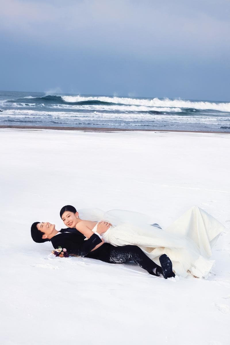北海道冬季 钱函海边 第11张 日本婚纱照 日本旅拍 北海道婚纱照 日本尼鹿摄影