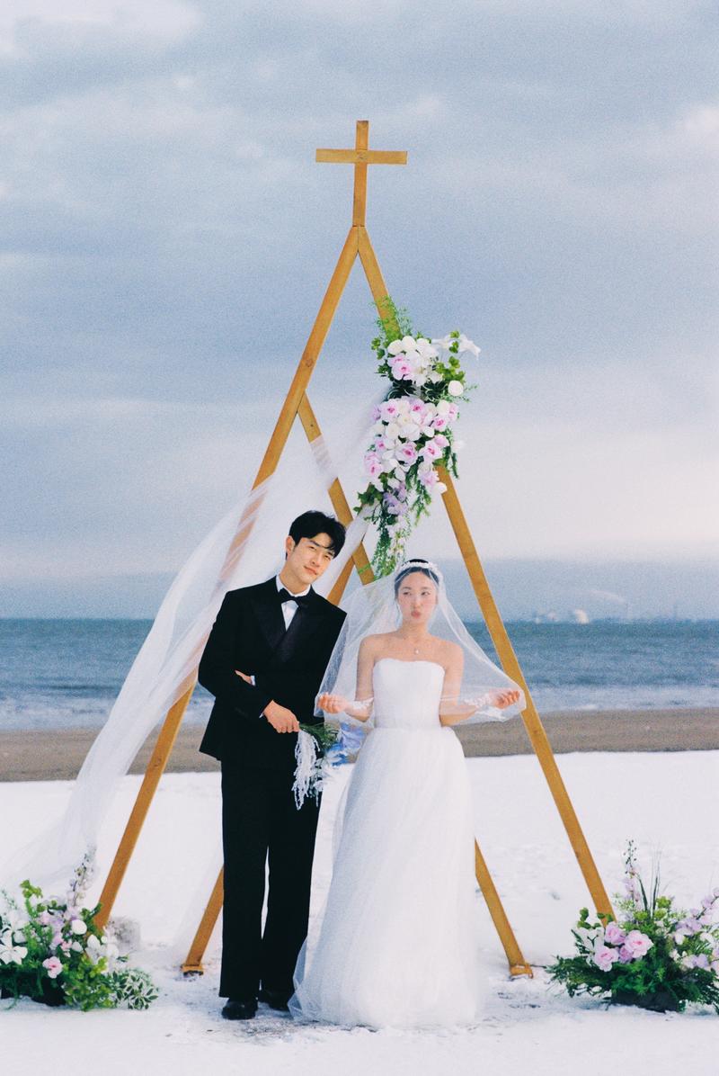 在北海道无人的海边举办了目的地婚礼 第42张 日本婚纱照 日本旅拍 北海道婚纱照 日本尼鹿摄影