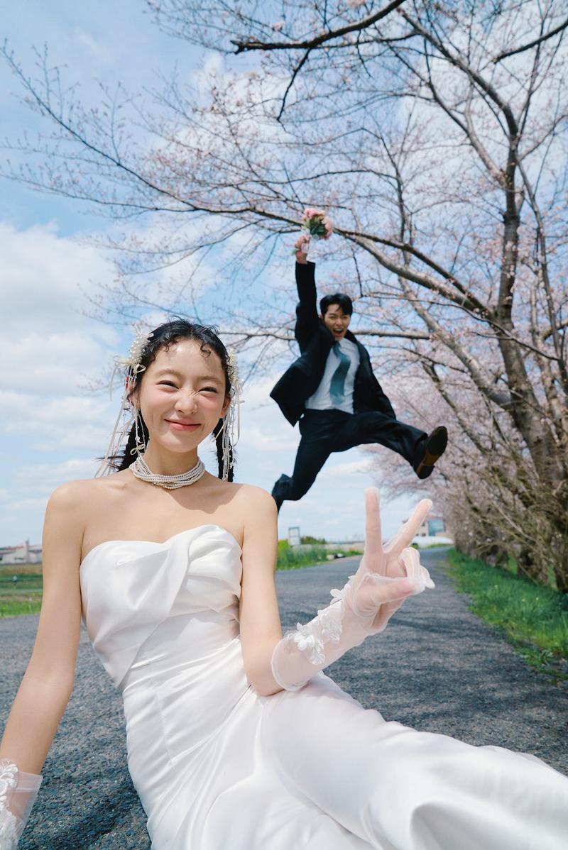 奈良列车樱花婚纱 第33张 日本婚纱照 日本旅拍 奈良旅拍 日本樱花婚纱照 日本尼鹿摄影