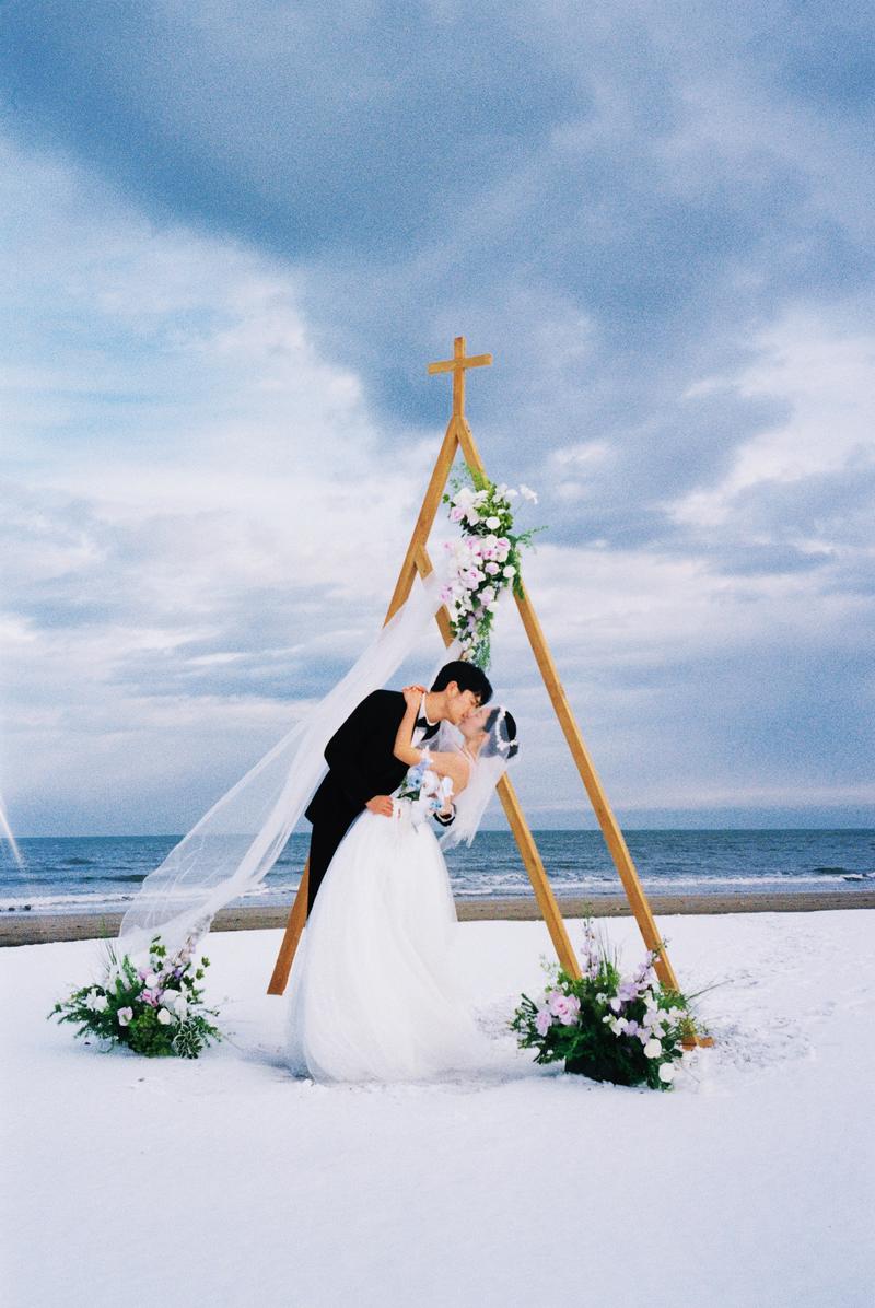 在北海道无人的海边举办了目的地婚礼 第45张 日本婚纱照 日本旅拍 北海道婚纱照 日本尼鹿摄影