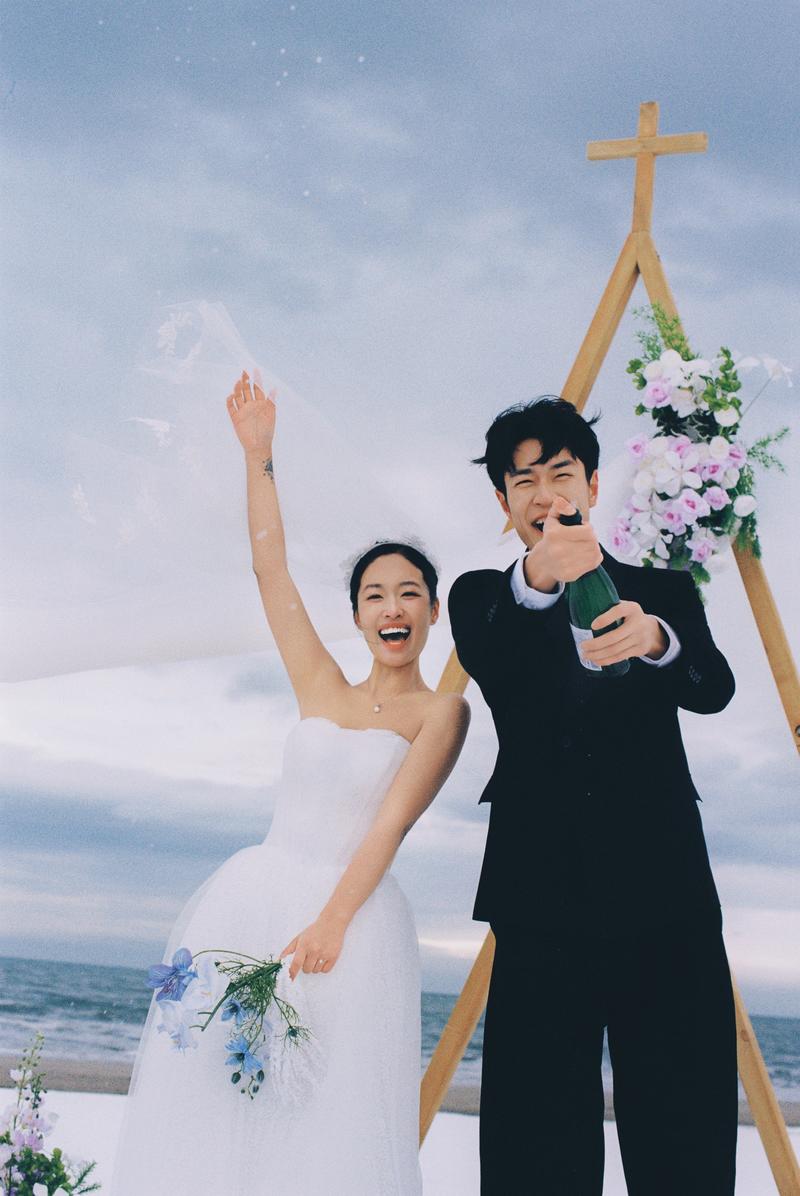 在北海道无人的海边举办了目的地婚礼 第7张 日本婚纱照 日本旅拍 北海道婚纱照 日本尼鹿摄影