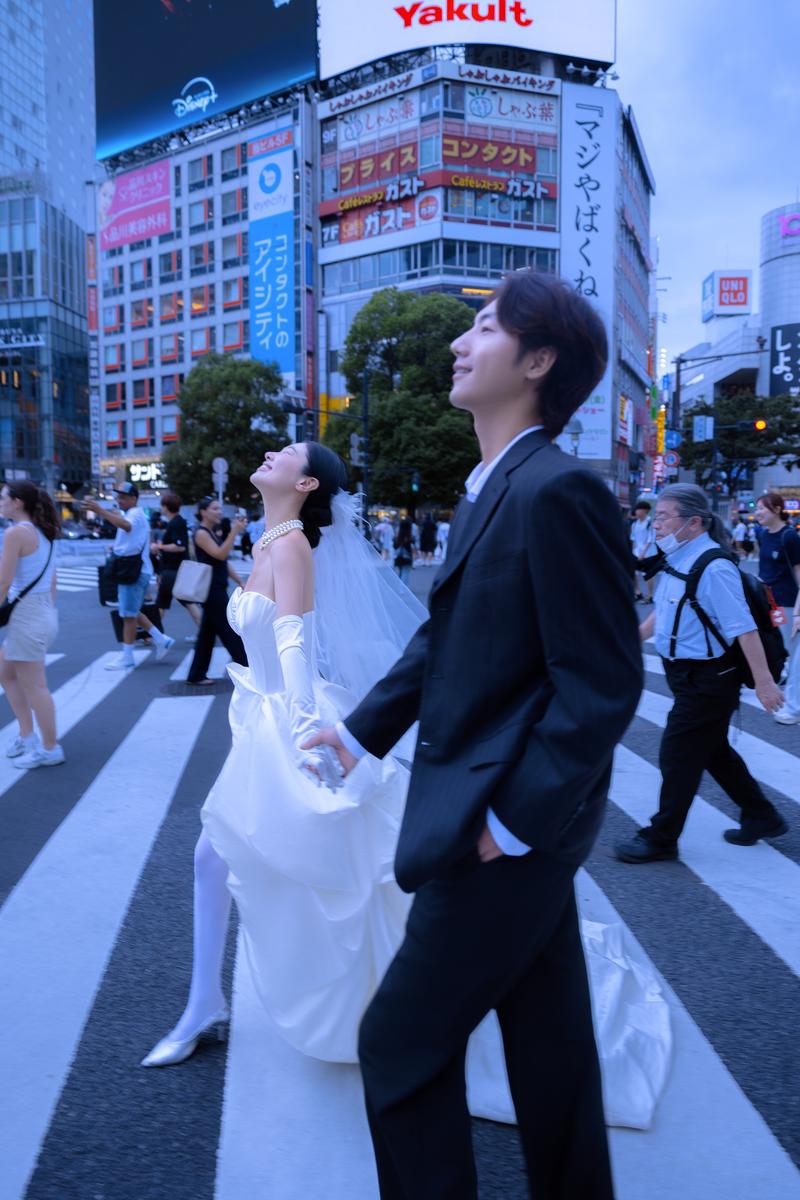 人潮汹涌中紧紧抱住你 第4张 日本婚纱照 日本旅拍 日本尼鹿摄影