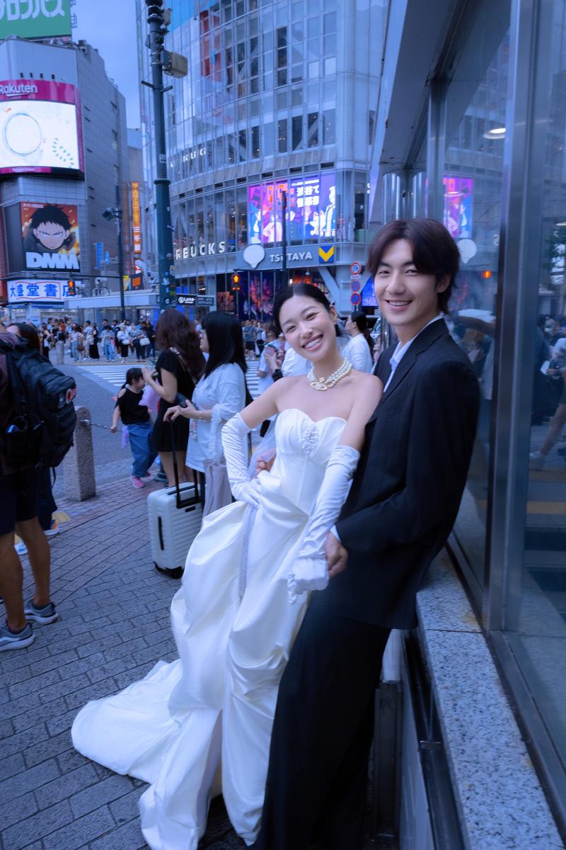 人潮汹涌中紧紧抱住你 第7张 日本婚纱照 日本旅拍 日本尼鹿摄影