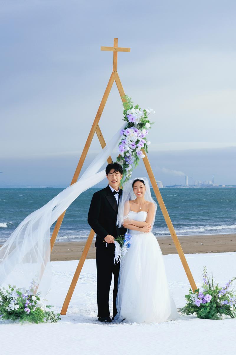 在北海道无人的海边举办了目的地婚礼 第43张 日本婚纱照 日本旅拍 北海道婚纱照 日本尼鹿摄影