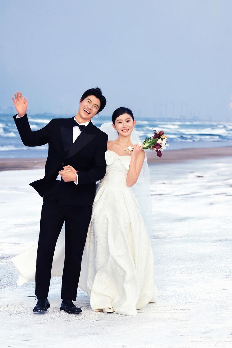 北海道冬季 钱函海边 第13张 日本婚纱照 日本旅拍 北海道婚纱照 日本尼鹿摄影