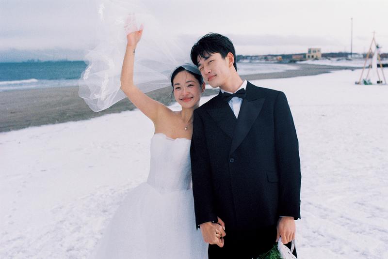在北海道无人的海边举办了目的地婚礼 第26张 日本婚纱照 日本旅拍 北海道婚纱照 日本尼鹿摄影