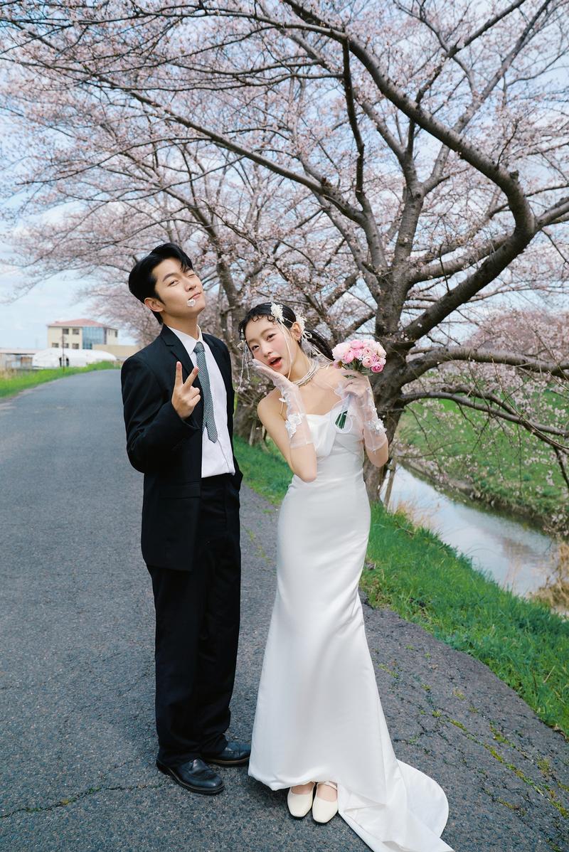奈良列车樱花婚纱 第10张 日本婚纱照 日本旅拍 奈良旅拍 日本樱花婚纱照 日本尼鹿摄影