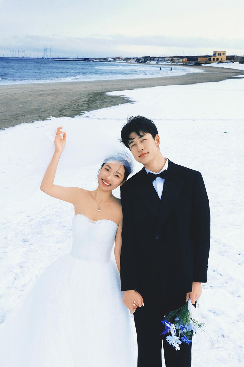 在北海道无人的海边举办了目的地婚礼 第37张 日本婚纱照 日本旅拍 北海道婚纱照 日本尼鹿摄影