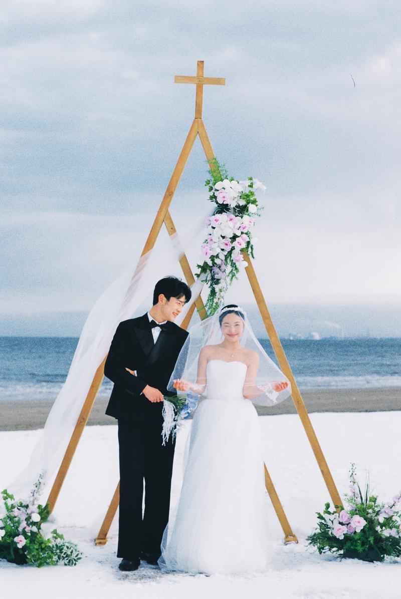 在北海道无人的海边举办了目的地婚礼 第41张 日本婚纱照 日本旅拍 北海道婚纱照 日本尼鹿摄影