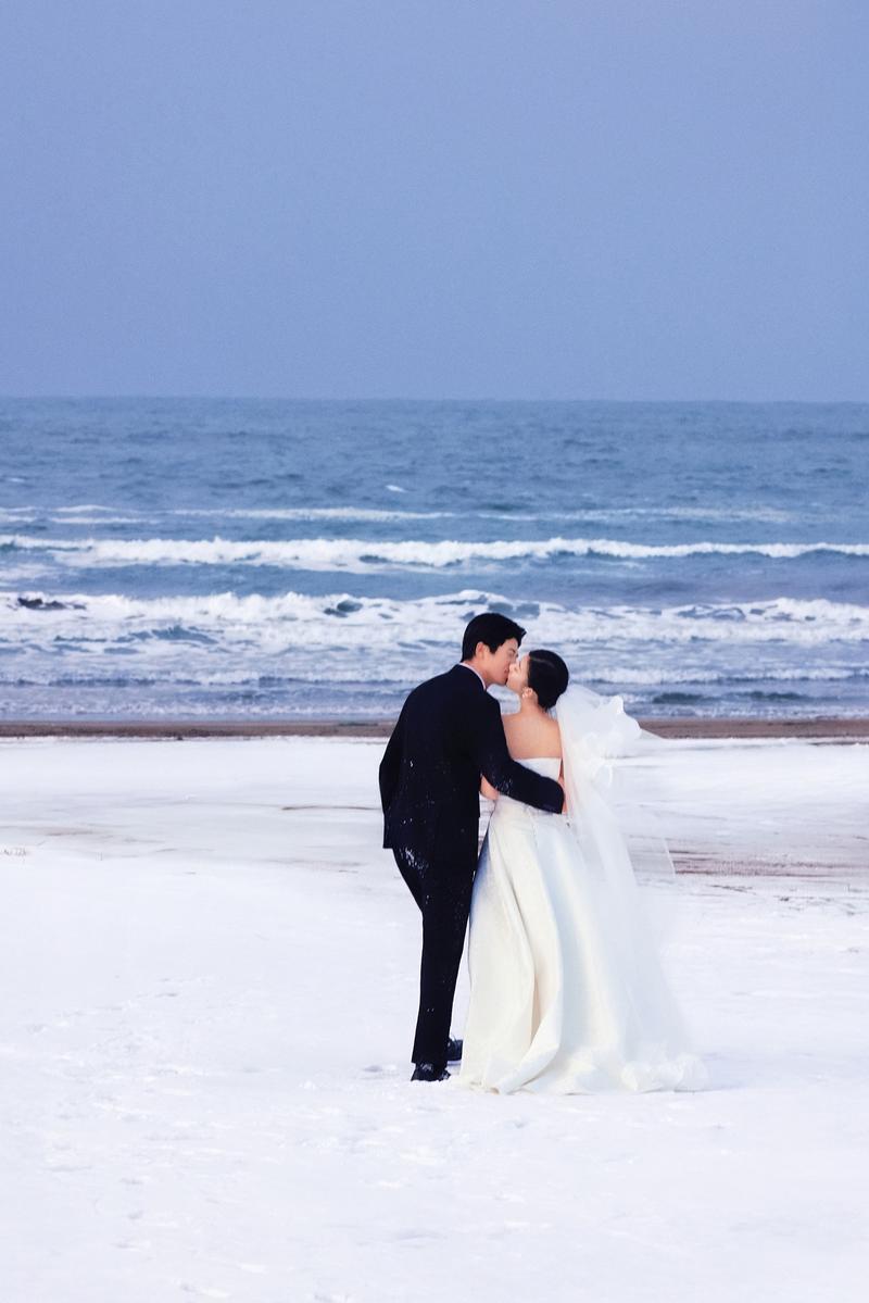 北海道冬季 钱函海边 第8张 日本婚纱照 日本旅拍 北海道婚纱照 日本尼鹿摄影