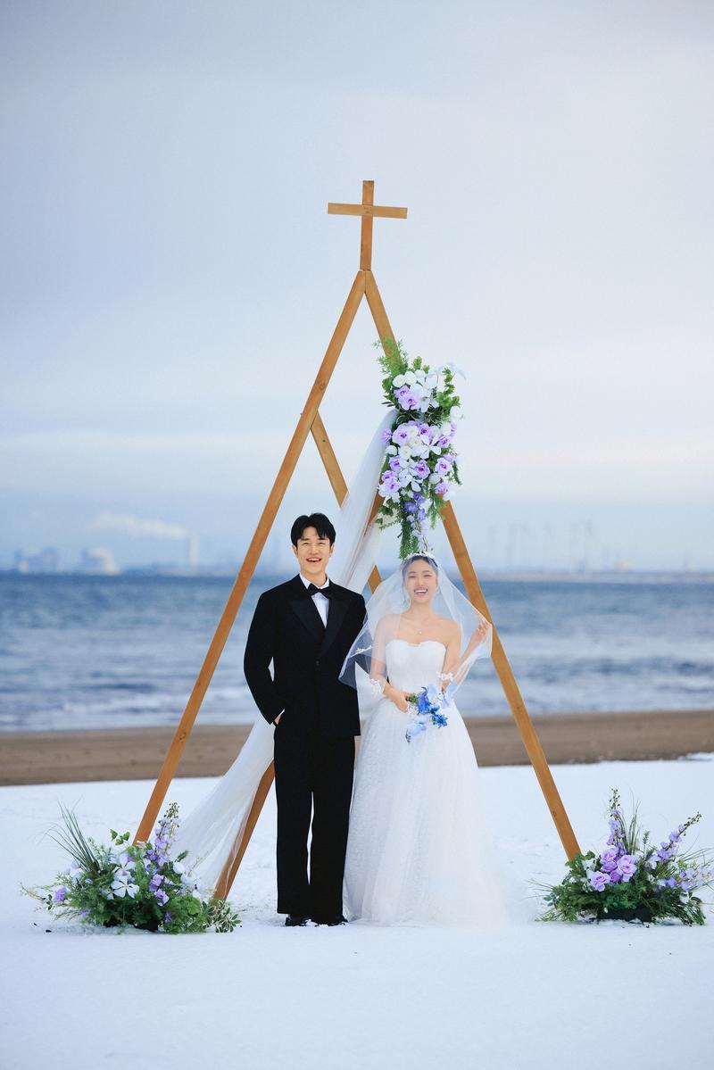 在北海道无人的海边举办了目的地婚礼 第39张 日本婚纱照 日本旅拍 北海道婚纱照 日本尼鹿摄影