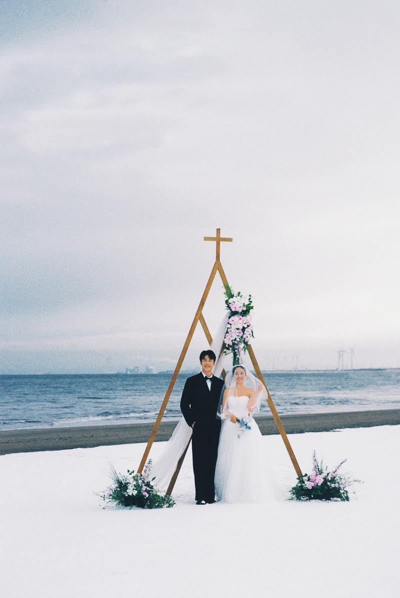 在北海道无人的海边举办了目的地婚礼 第14张 日本婚纱照 日本旅拍 北海道婚纱照 日本尼鹿摄影