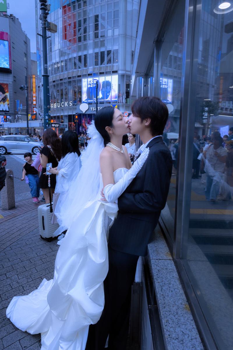 人潮汹涌中紧紧抱住你 第6张 日本婚纱照 日本旅拍 日本尼鹿摄影