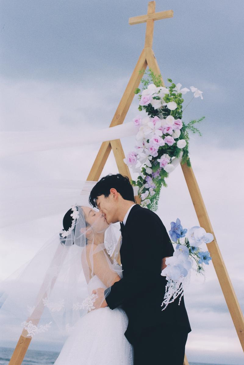 在北海道无人的海边举办了目的地婚礼 第5张 日本婚纱照 日本旅拍 北海道婚纱照 日本尼鹿摄影