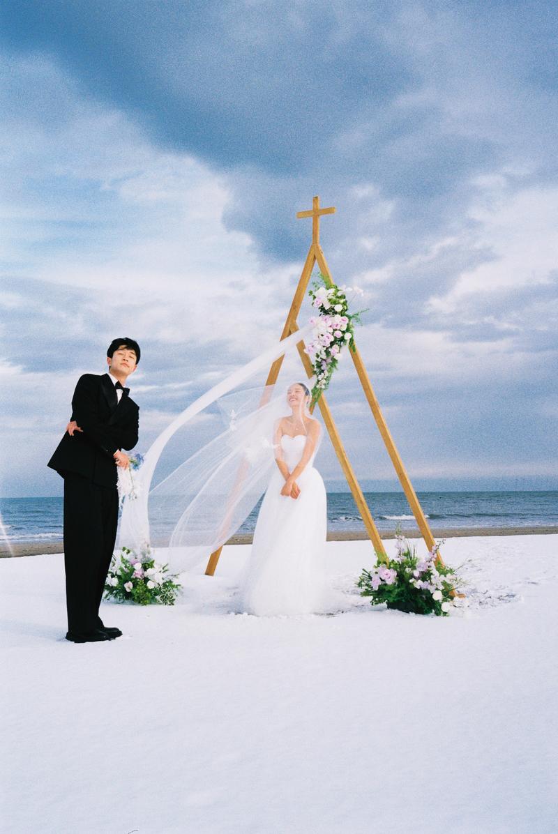 在北海道无人的海边举办了目的地婚礼 第36张 日本婚纱照 日本旅拍 北海道婚纱照 日本尼鹿摄影