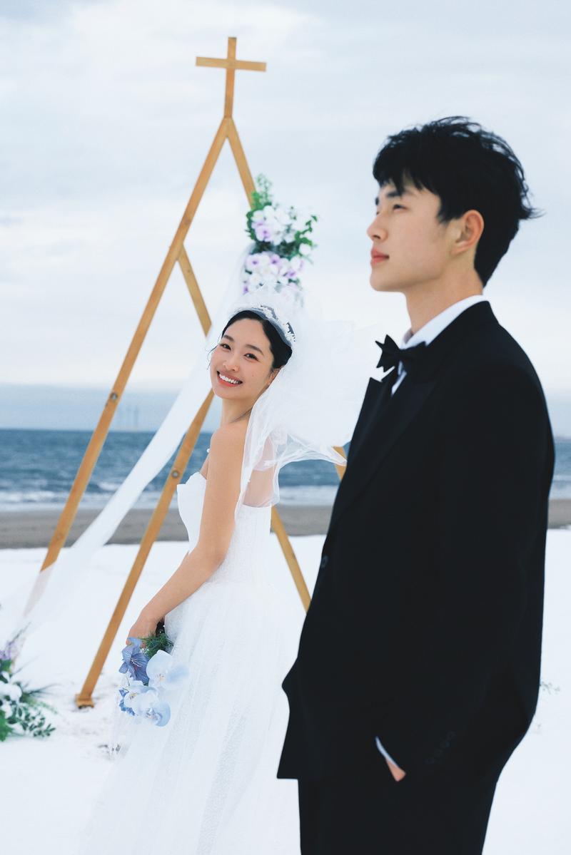 在北海道无人的海边举办了目的地婚礼 第28张 日本婚纱照 日本旅拍 北海道婚纱照 日本尼鹿摄影