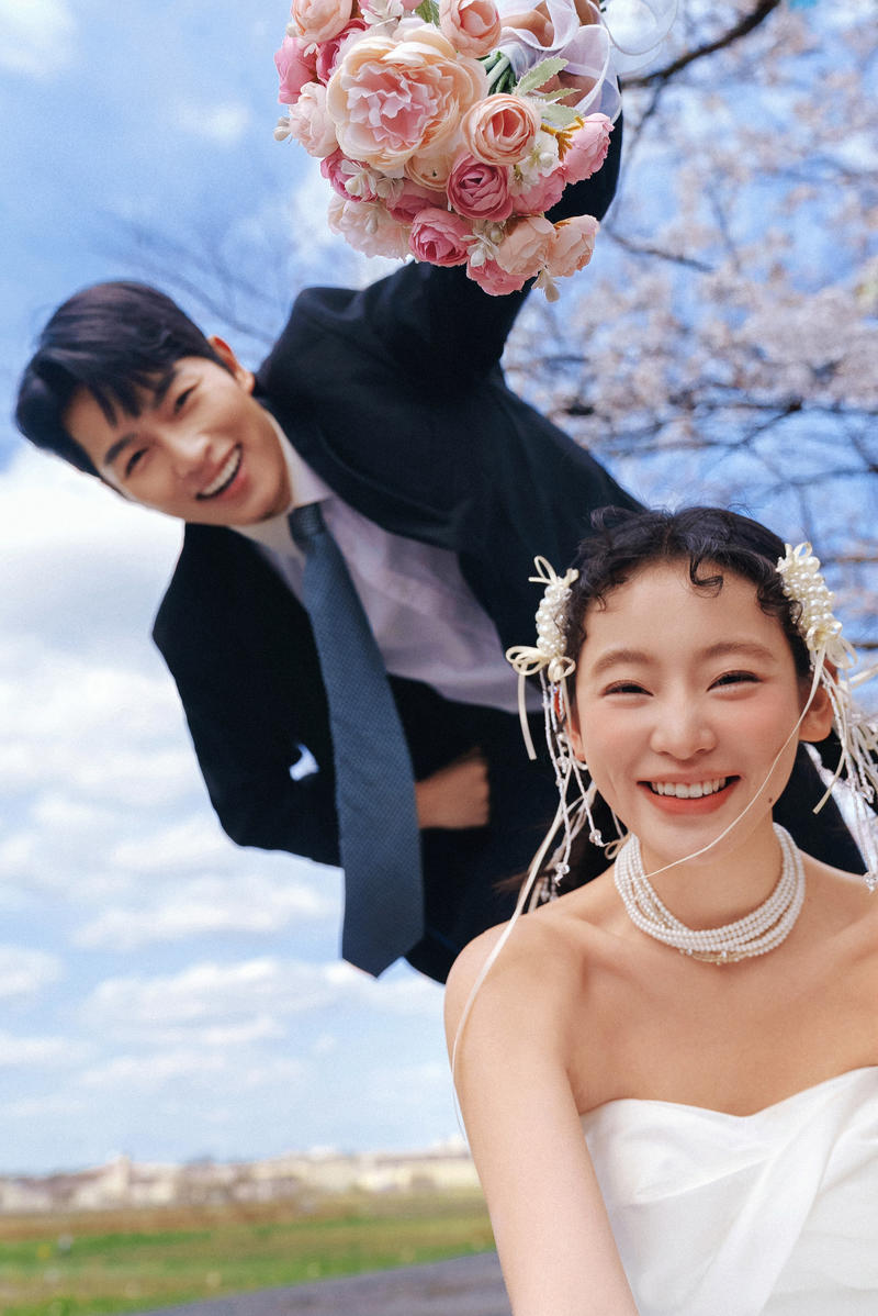 奈良列车樱花婚纱 第21张 日本婚纱照 日本旅拍 奈良旅拍 日本樱花婚纱照 日本尼鹿摄影