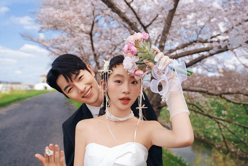 奈良列车樱花婚纱 第29张 日本婚纱照 日本旅拍 奈良旅拍 日本樱花婚纱照 日本尼鹿摄影