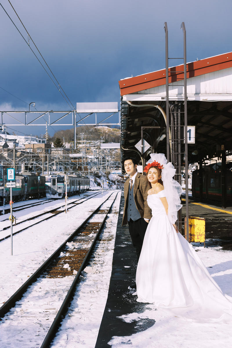 铁道旁的爱恋 日本婚纱照 日本旅拍