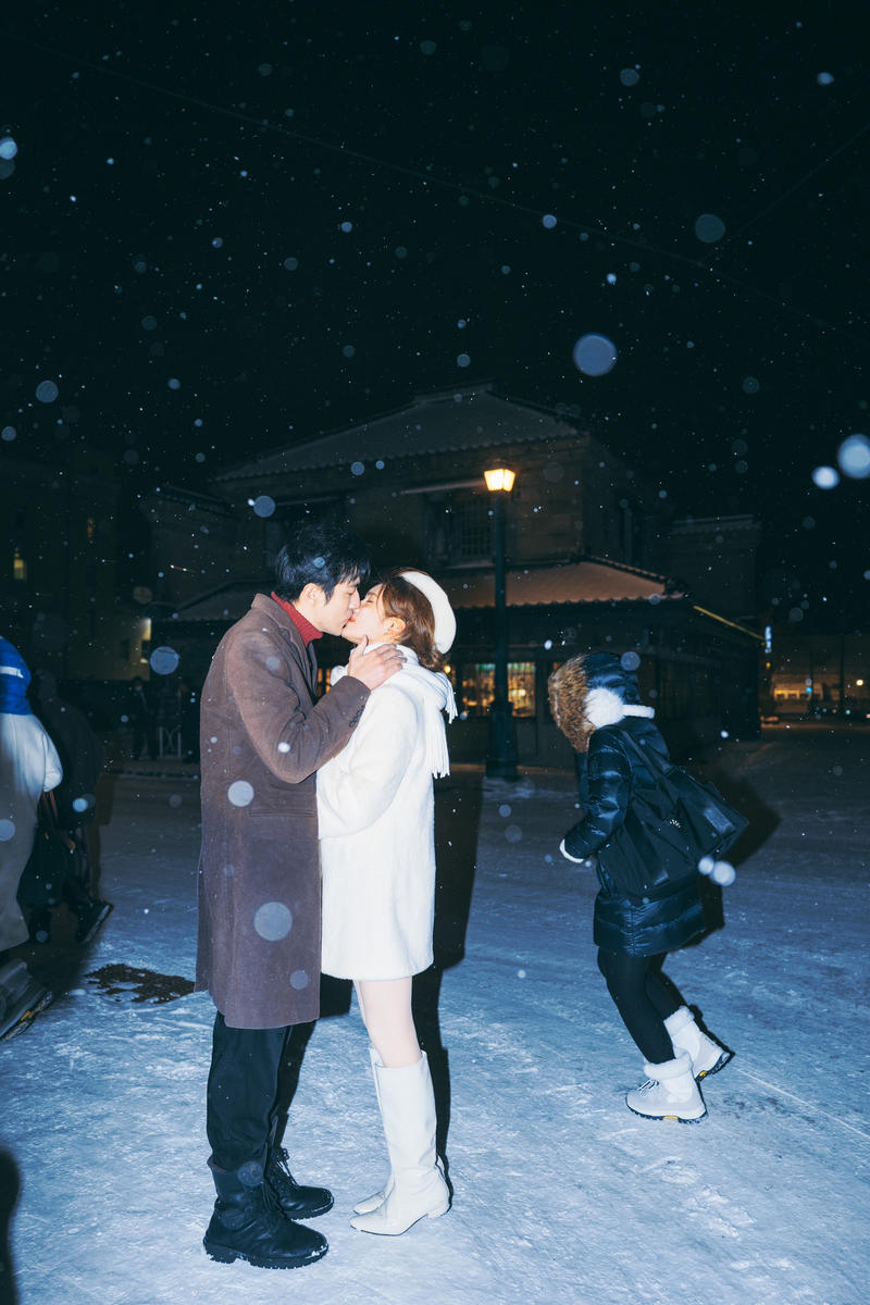 北海道的雪夜 第33张 日本婚纱照 日本旅拍 北海道婚纱照 日本雪景婚纱照 日本尼鹿摄影