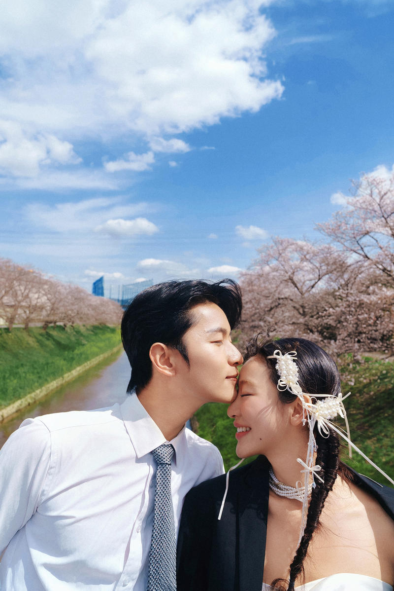 奈良列车樱花婚纱 第25张 日本婚纱照 日本旅拍 奈良旅拍 日本樱花婚纱照 日本尼鹿摄影