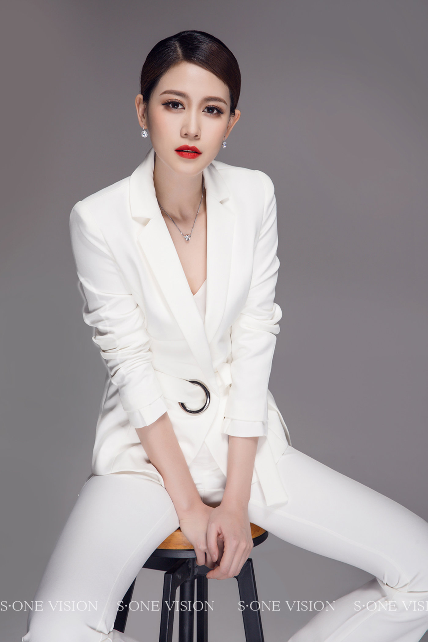 视顽总监-主持人 张馨月7