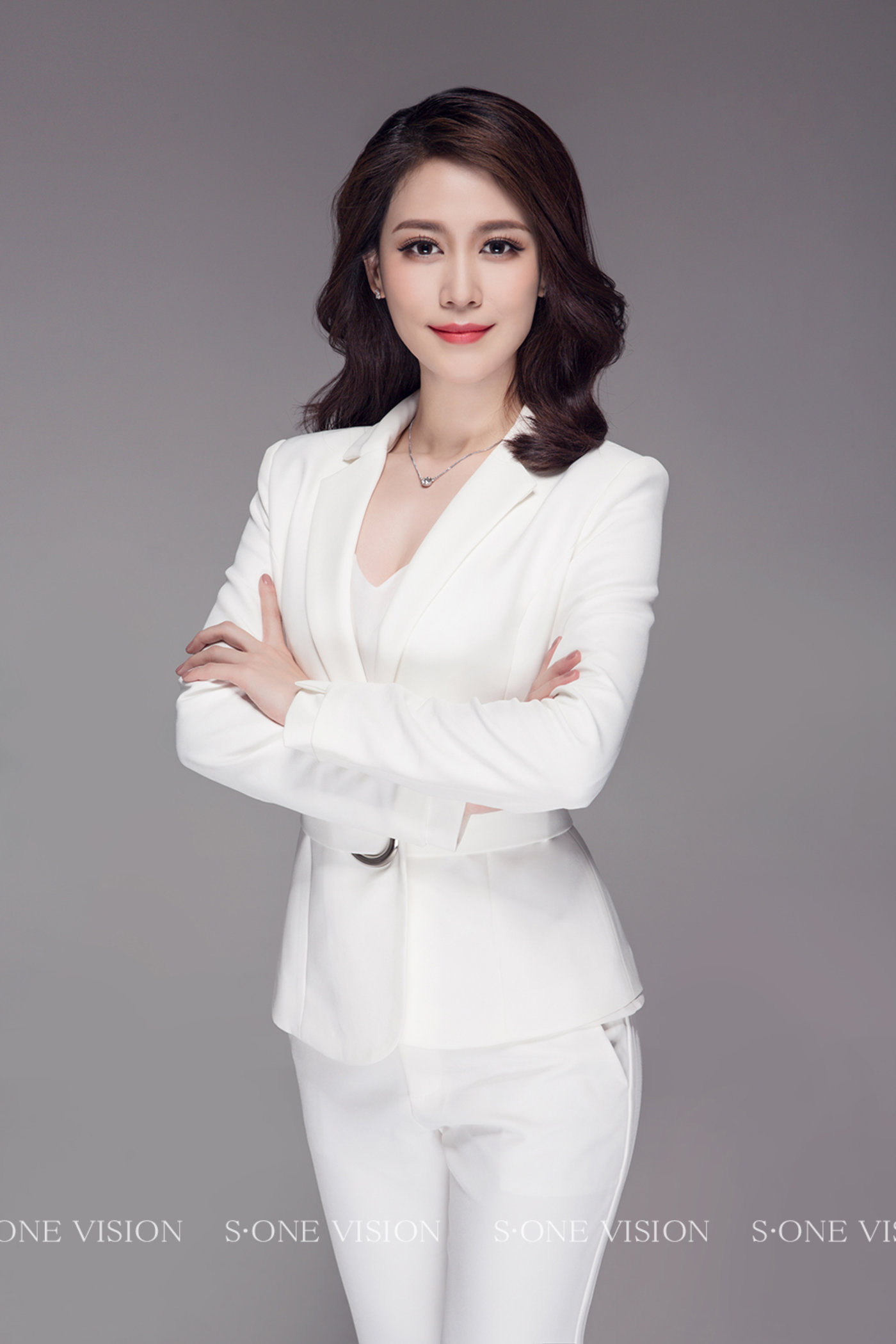 视顽总监-主持人 张馨月8