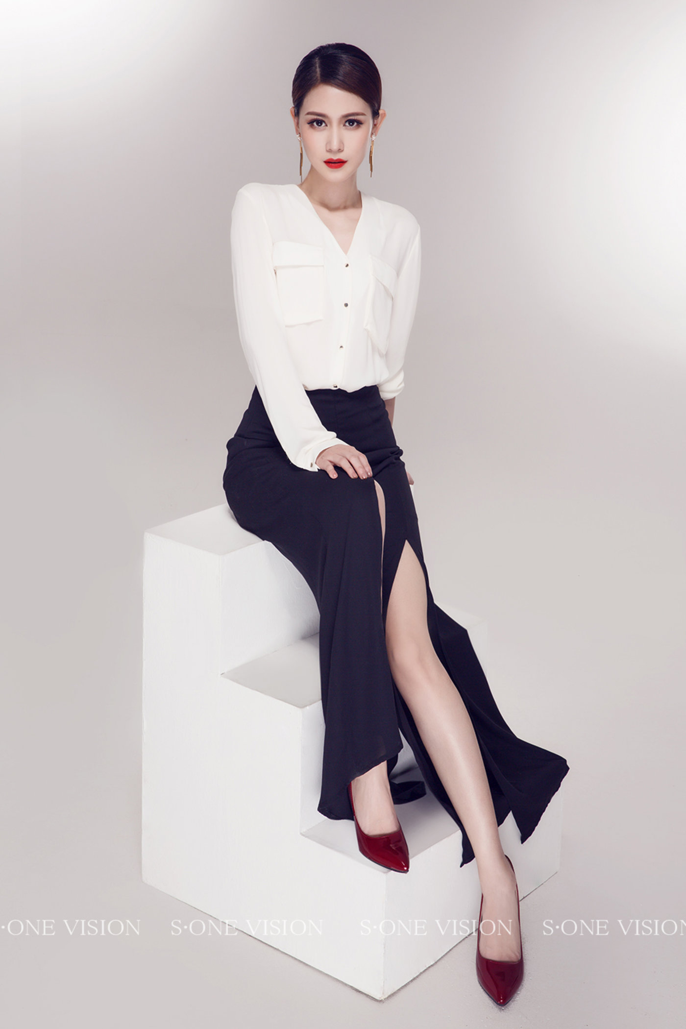 视顽总监-主持人 张馨月6